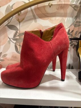 Nine West red suede booties
